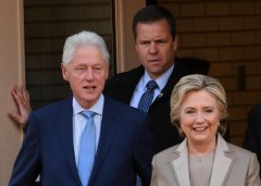 克林顿夫妇“举起白旗”　将就爱泼斯坦案赴国