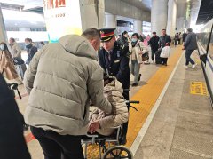 新春走基层｜在飞驰的列车上守护“回家路”