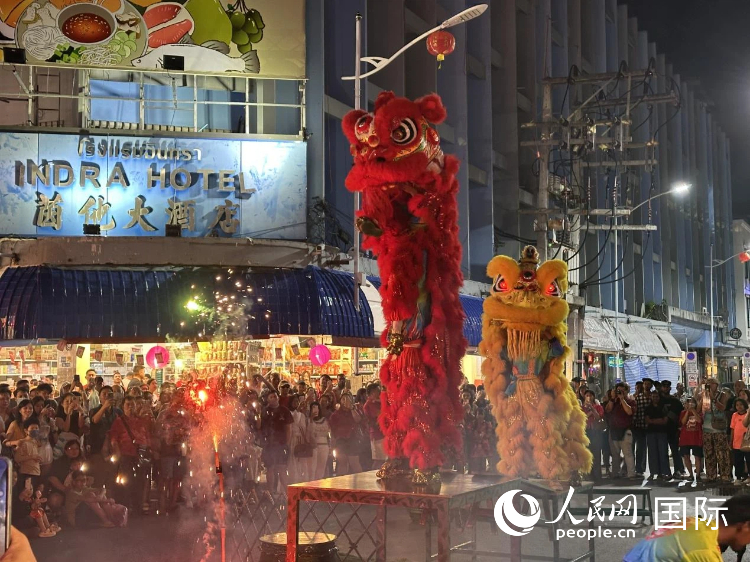 2026年合艾精彩泰国春节活动上的舞狮表演。人民网记者 孙广勇摄